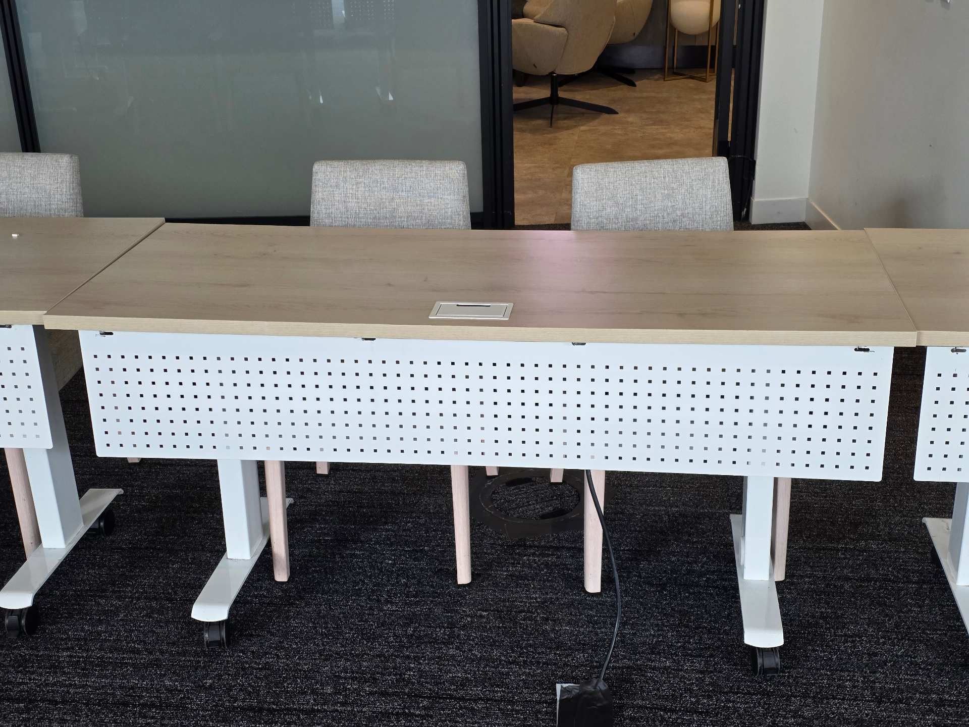 Sample table booth